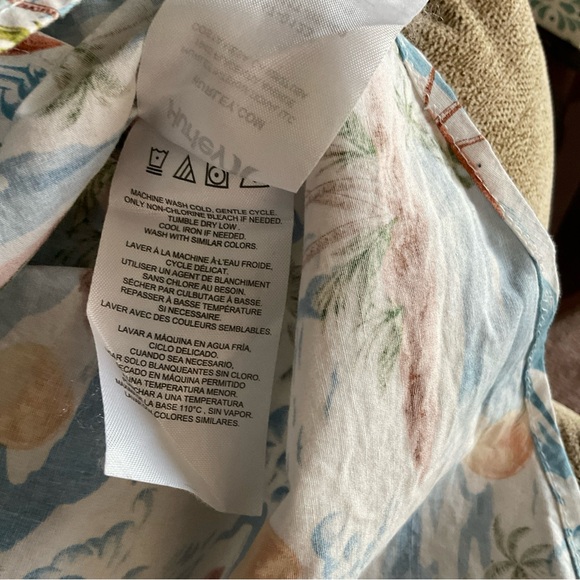 Hurley Men’s XL Hawaiian Aloha Shirt Modern Tropical Island Print Resort Style - Picture 8 of 11